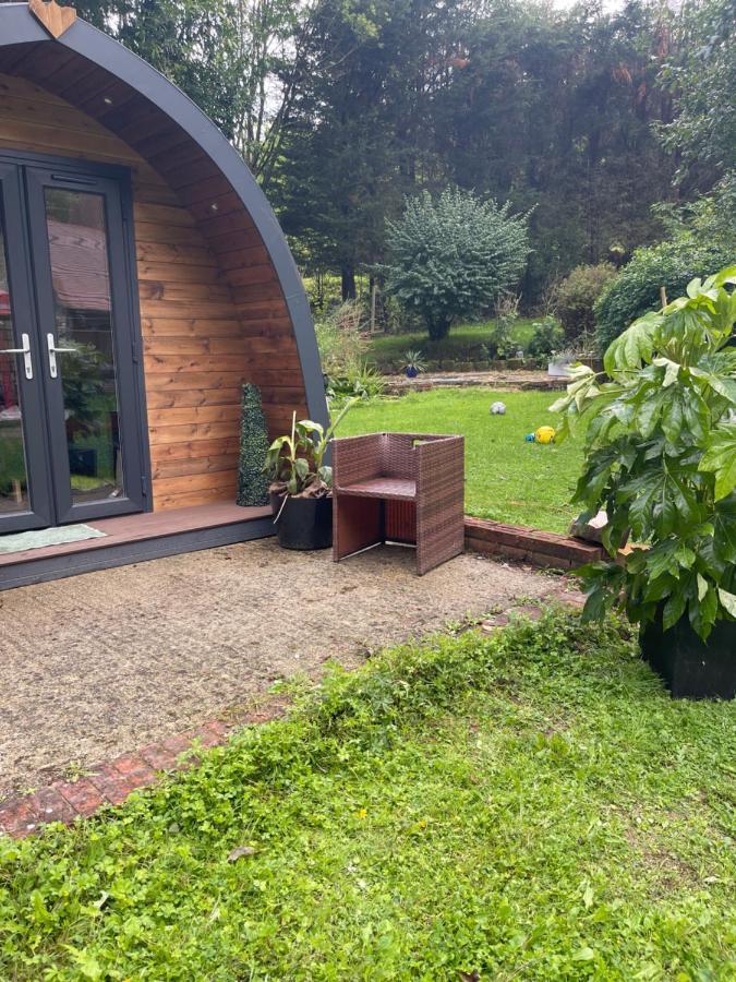 South Lodge House Dormansland Bagian luar foto
