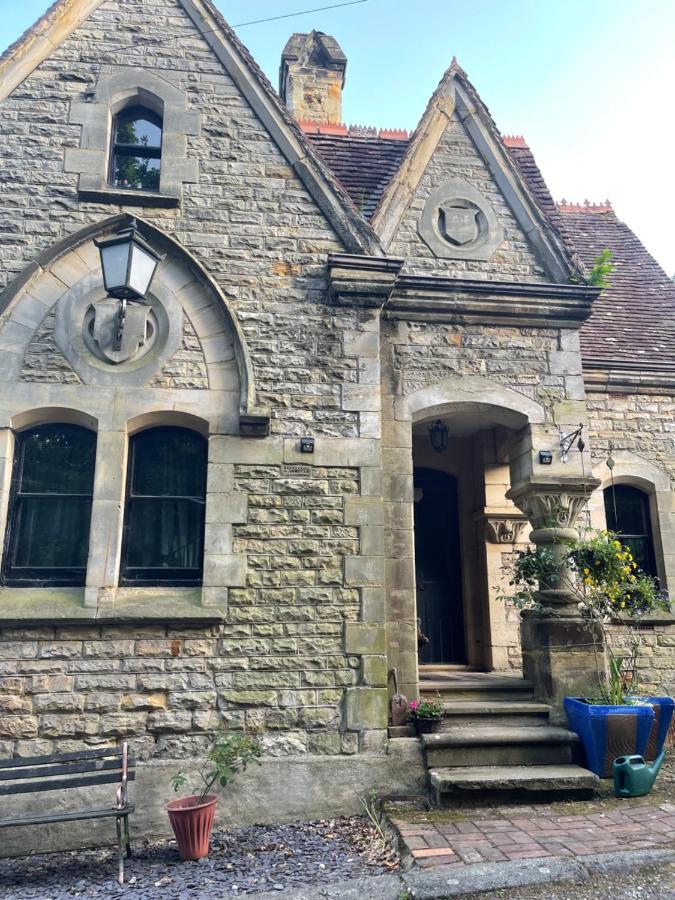 South Lodge House Dormansland Bagian luar foto