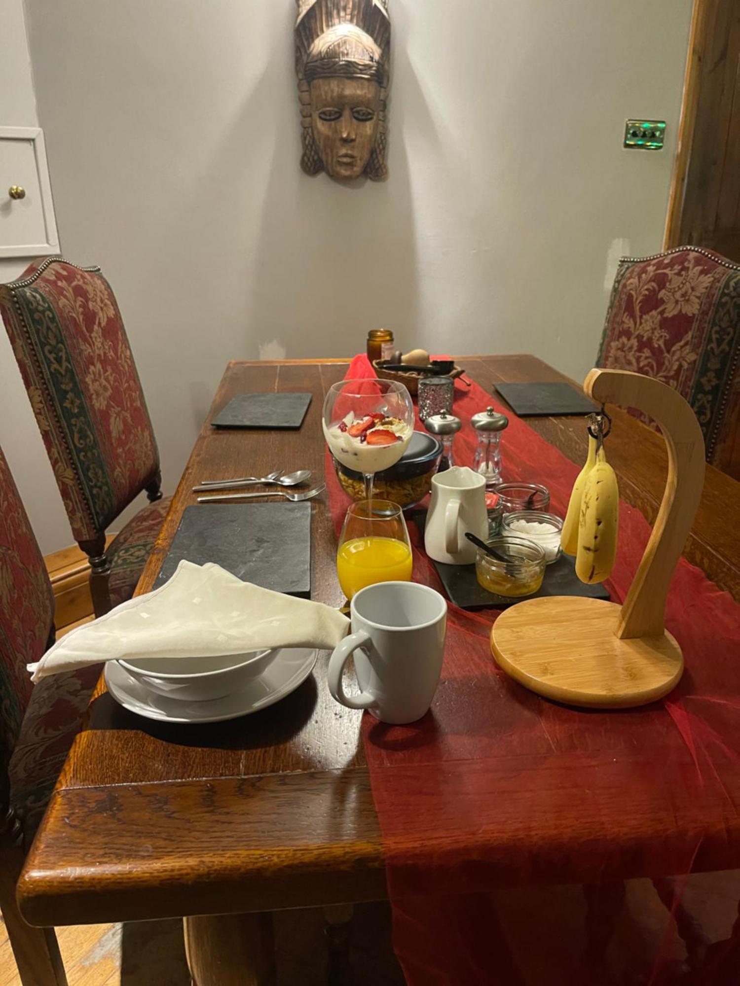 South Lodge House Dormansland Bagian luar foto